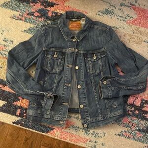 Levi’s denim trucker jean jacket